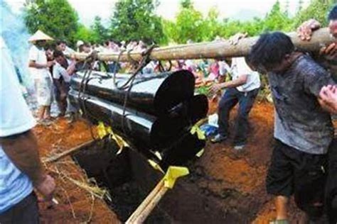 玄學意思 下葬下雨